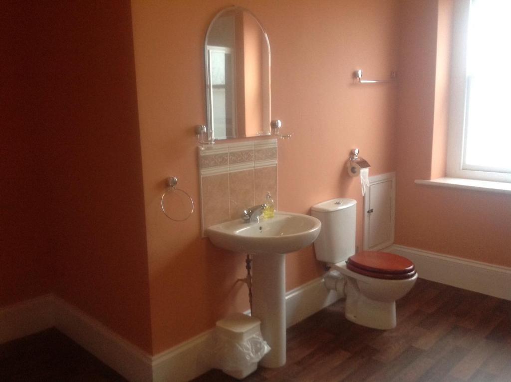 Portland House Hotel Ландриндод Уелс Стая снимка